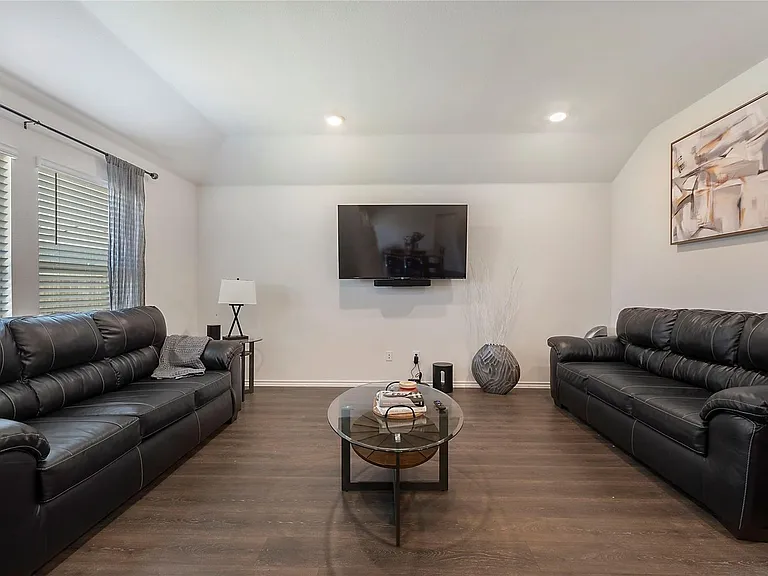 1404 Old Trail Rd — Photo 13