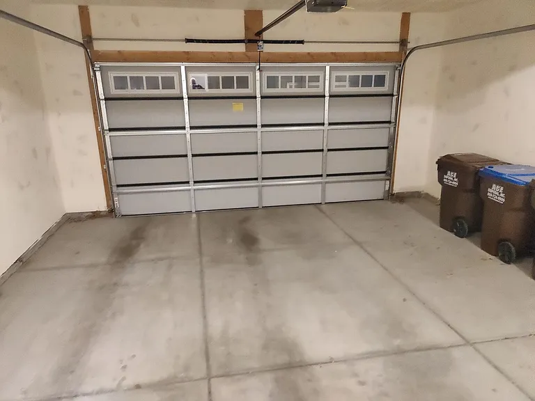 682 E Benbrook Ln — Photo 13