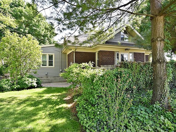 2nd image of 3395 Campton Hills Dr