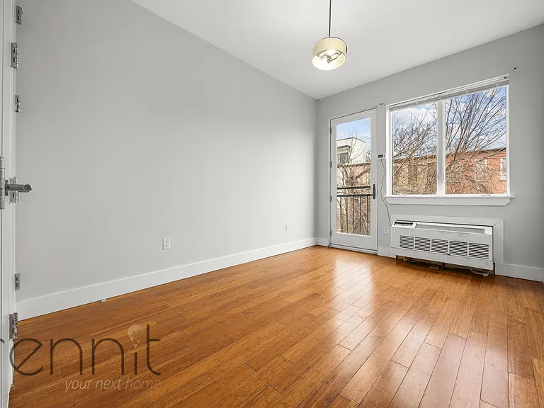 643 Madison St #A — Photo 9