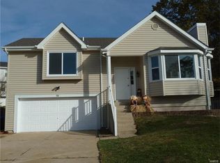 18 Autumn Mist Ct, O'Fallon, MO 63366