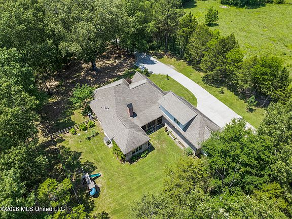 3rd image of 161 Oakdale Rd