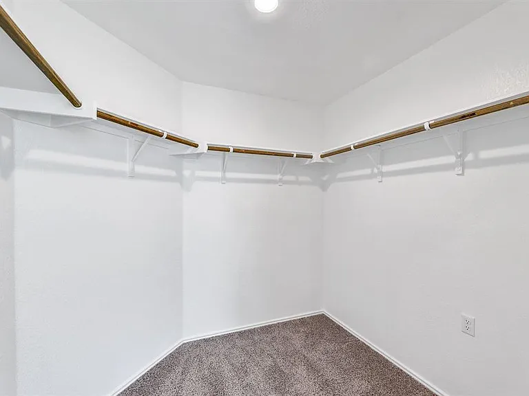 303 Chickasaw Ln — Photo 16