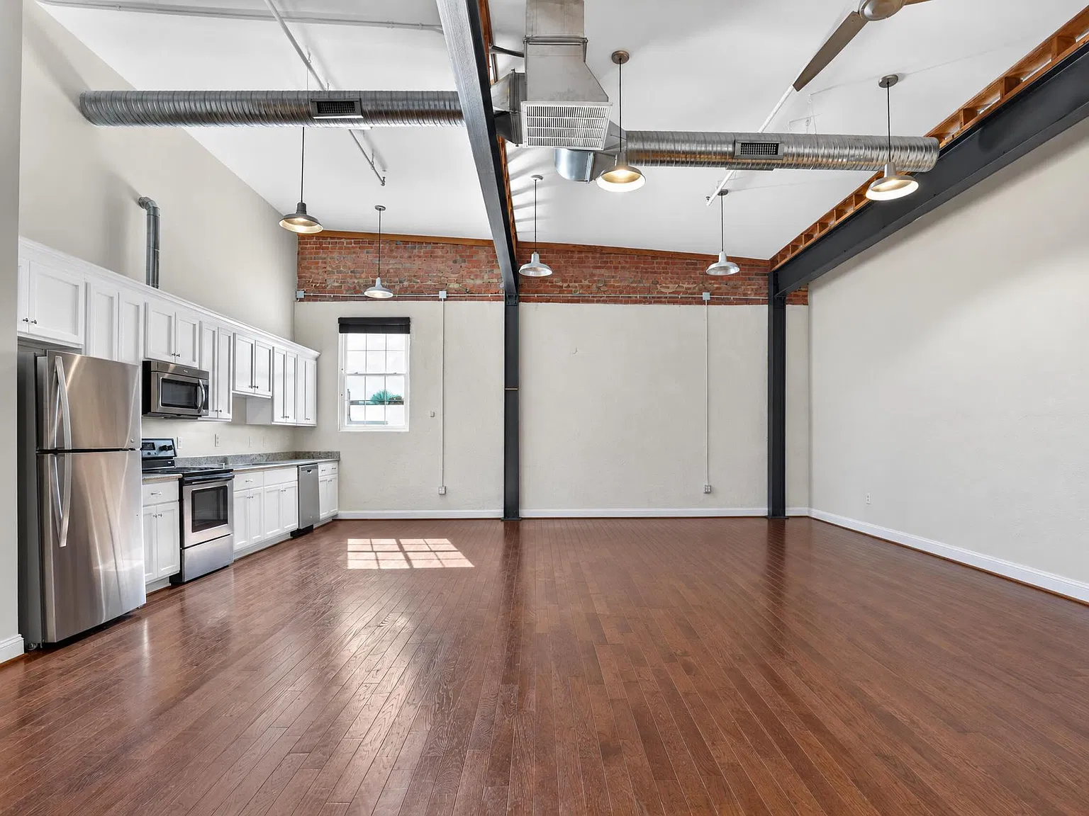 1 bed, 1.0 bath, $950 — Photo 4