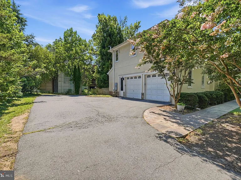 1231 Ingleside Ave — Photo 25
