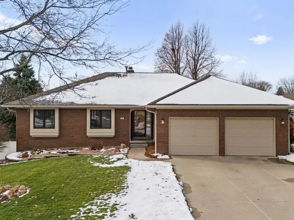 326 S 157th St, Omaha, NE 68118