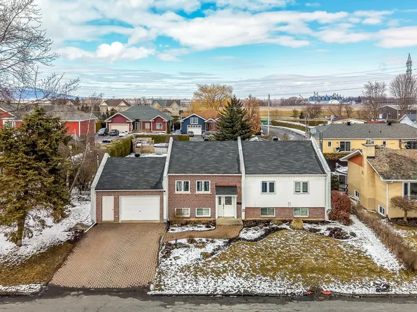 1046 Nadeau Ave, Saint Casaire, QC J0L 1T0