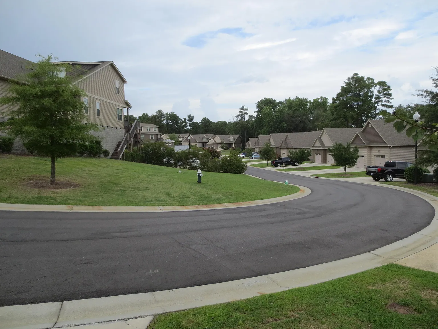 3 bed, 2.0 bath, 1530 sqft, $1,850 — Photo 2