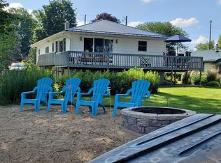 4314 Peninsula Dr, Burlington, WI 53105
