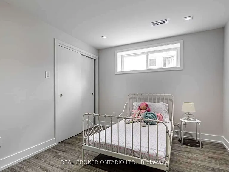 25 Newlin Cres #LOWER — Photo 3