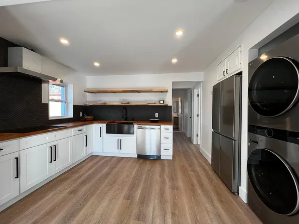 58 Caldwell St Floor 1, Huntington Station, NY 11746