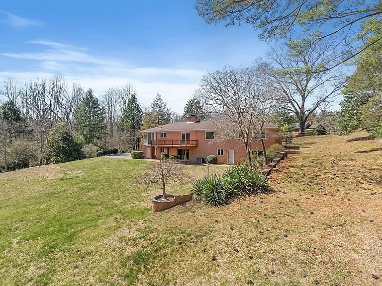104 Cherokee Ct — Photo 4