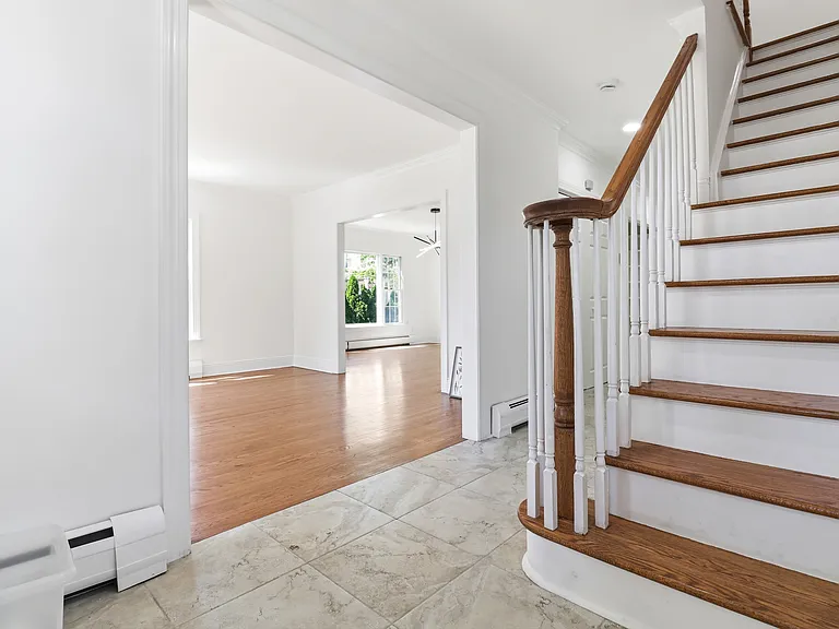519 Summit Ave — Photo 11