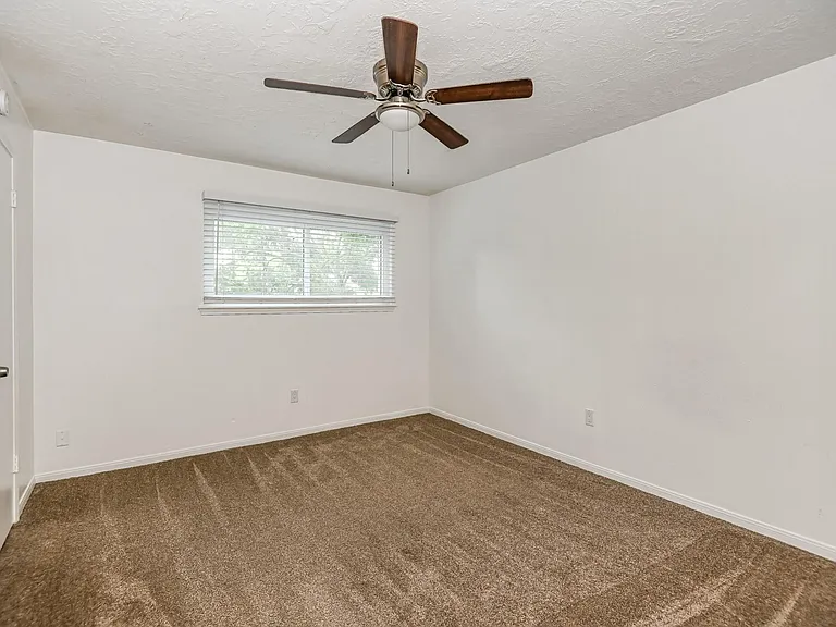 7923 Dawnridge Dr — Photo 11