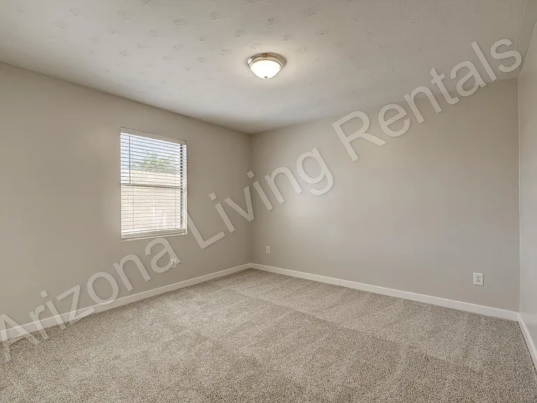 435 Flamingo Ln — Photo 17