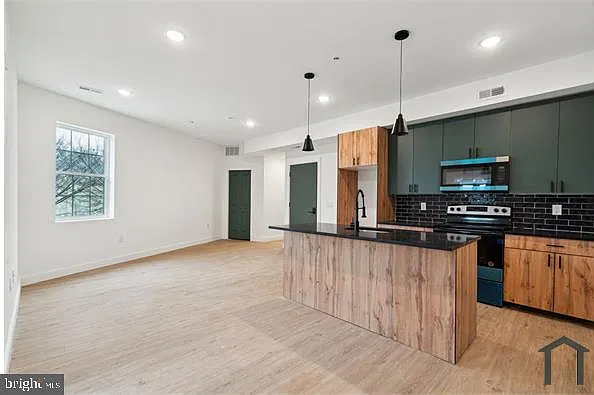 4181 Mantua Ave — Photo 3
