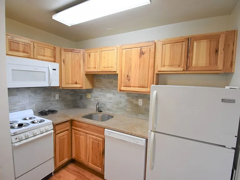 963 Marine St #7 — Photo 7