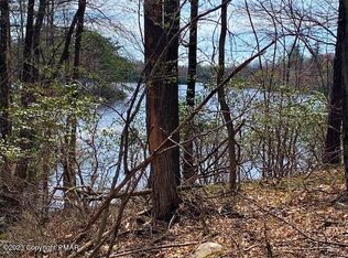 37 Lake Dr, Long Pond, PA 18334