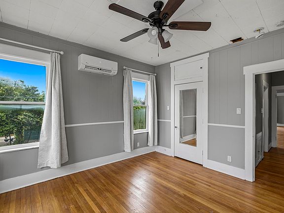 2nd image of 1044 W Mistletoe Ave APT 4