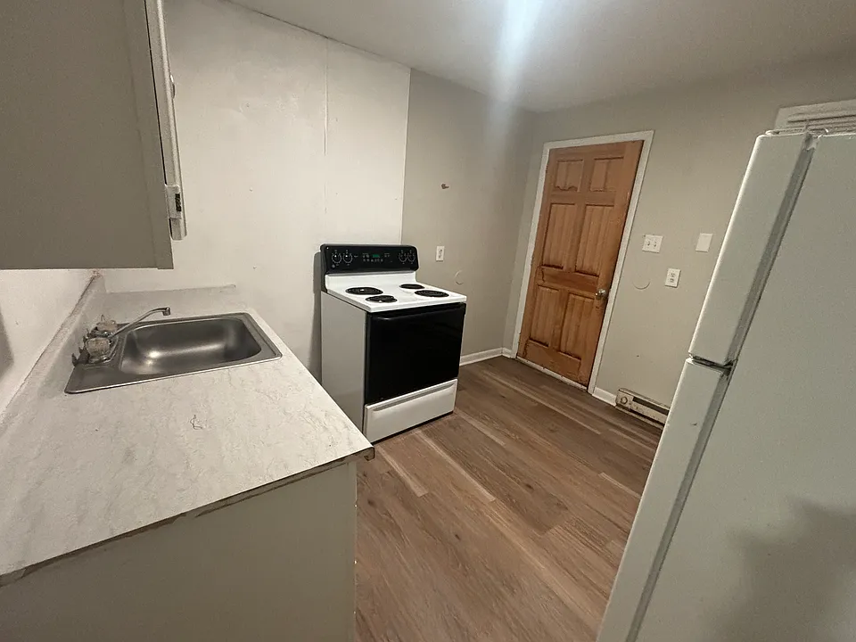 700 East Rd #9