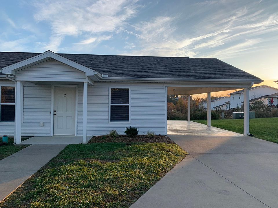 1st image of 31 Carolyn Dr