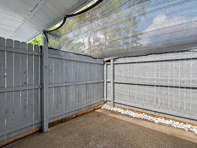 Canterbury Place Apartments — Photo 14
