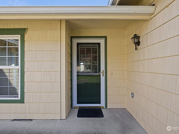 3rd image of 208 EB Browning Drive