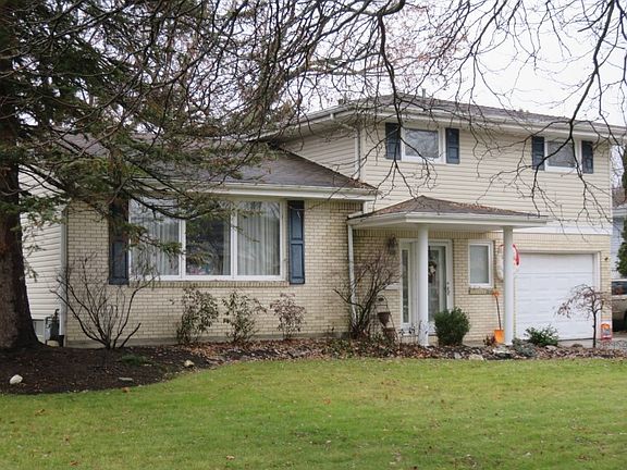 3rd image of 139 Lawnwood Dr
