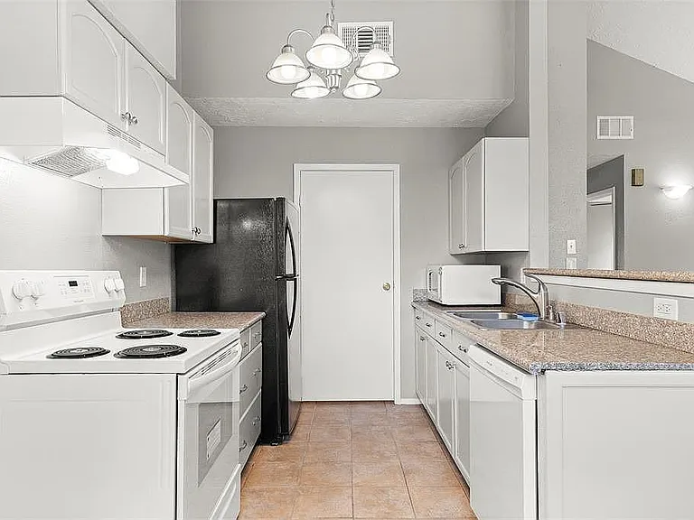 5406 Rivergate Dr — Photo 7