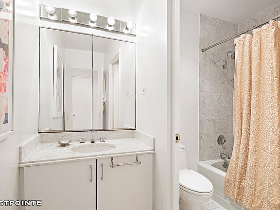3rd image of 117 E 57th St