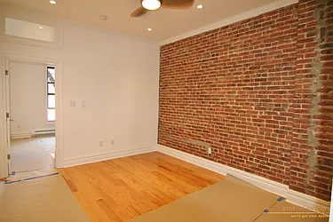 Rented by aptsandlofts.com