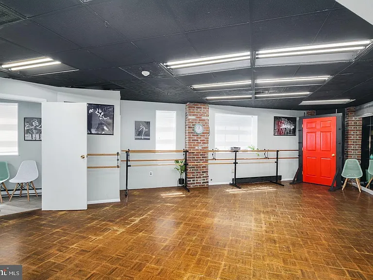 1309 W Moyamensing Ave — Photo 11