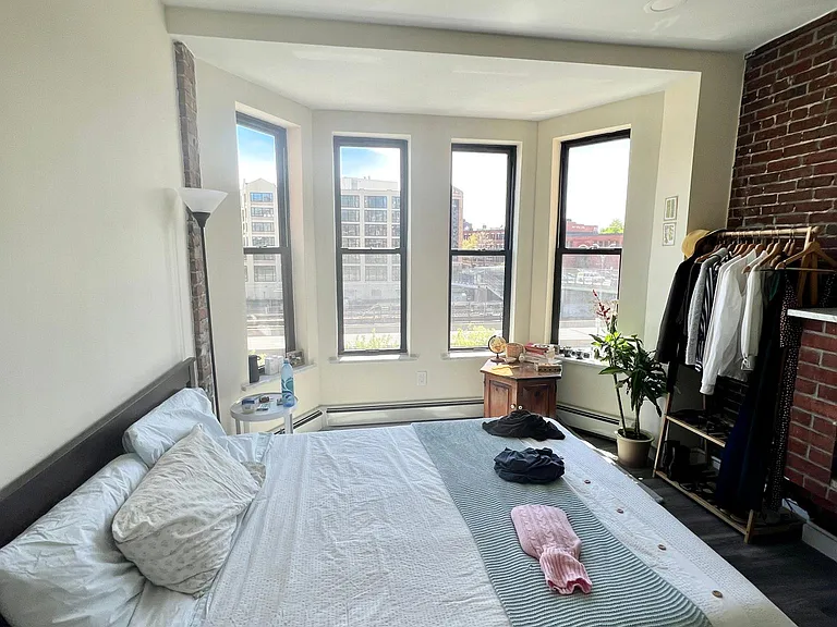 21 Cortes St #4 — Photo 4