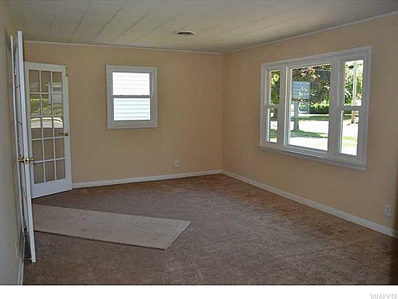 3rd image of 54 Steiner Ave
