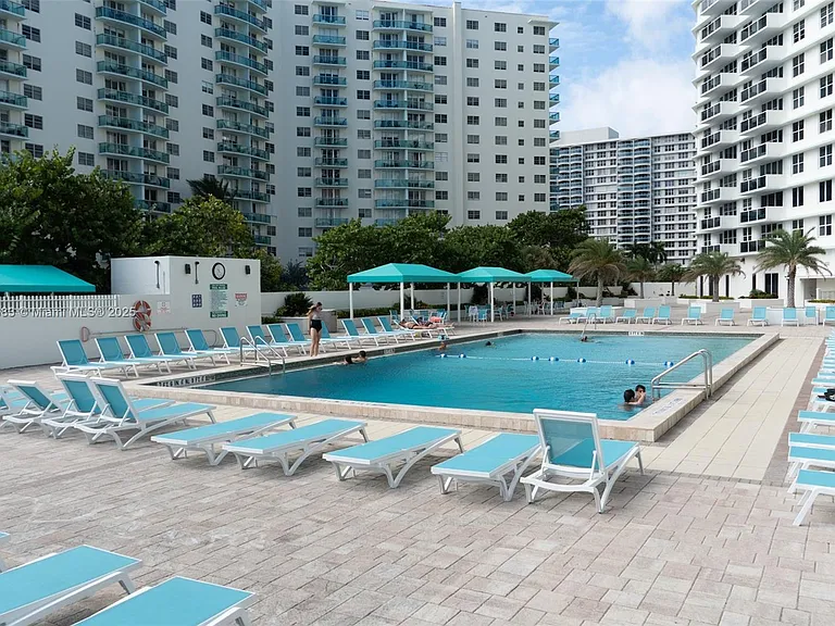 3725 S Ocean Dr #1021 — Photo 9