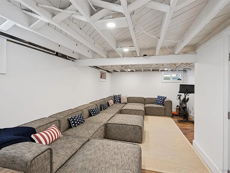 580 Gin Ln — Photo 29