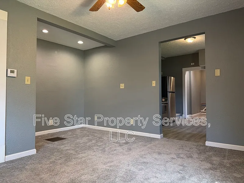 3 bed, 1.5 bath, 1050 sqft, $1,250 — Photo 4