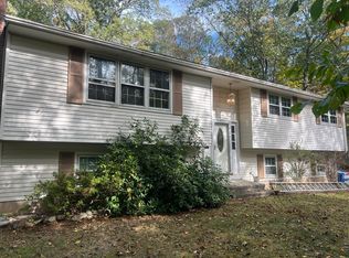 12 Rustic Ln, Madison, CT 06443
