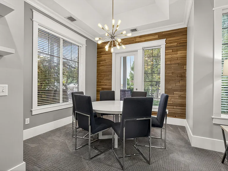 Eagles Landing Apartments — Photo 33