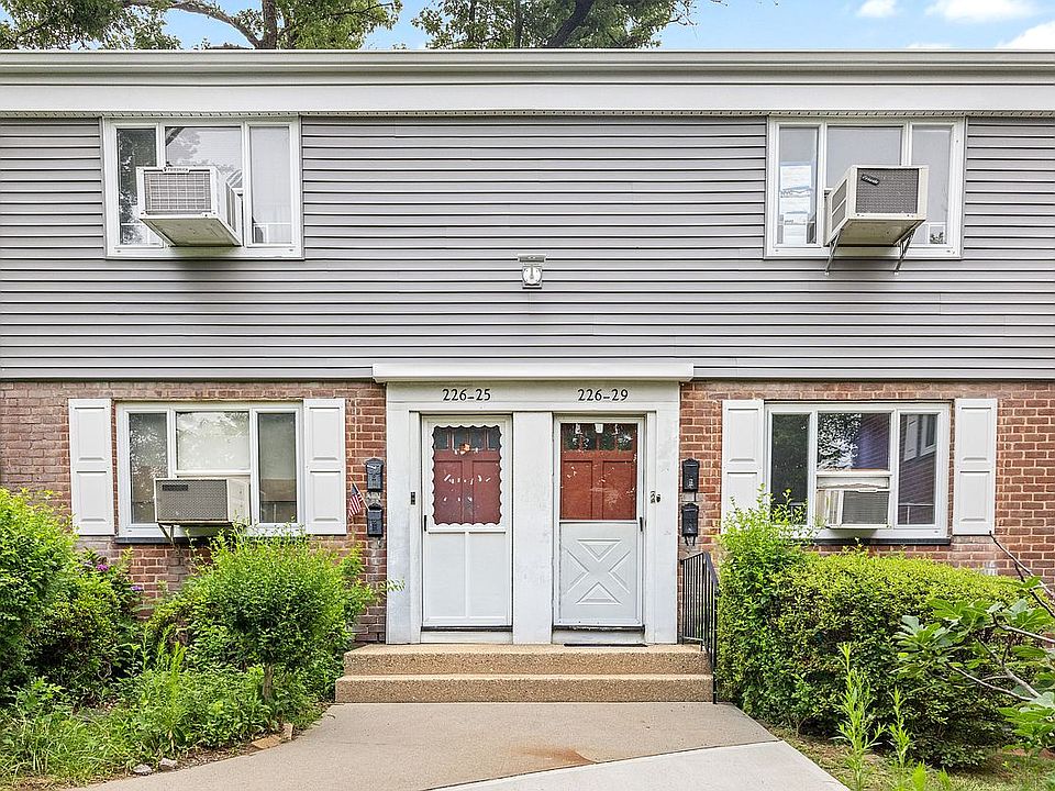 1st image of 226-29 Manor Rd #2