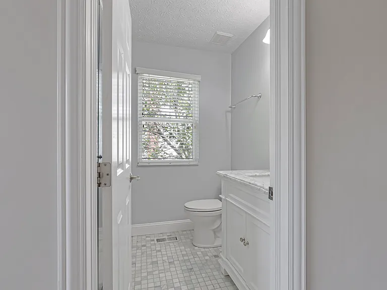 4392 Greensbury Dr — Photo 42
