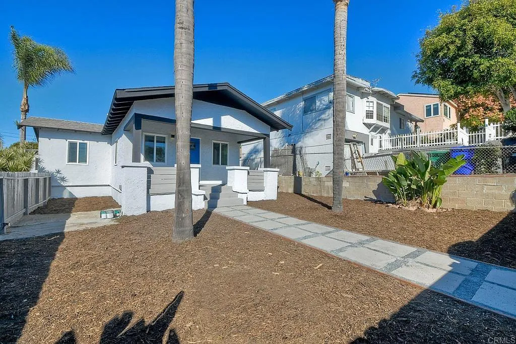 3438 Martin Ave — Photo 2