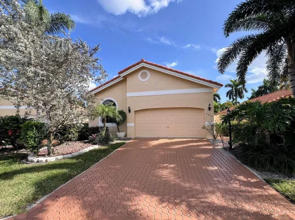 5040 Alencia Court, Delray Beach, FL 33484