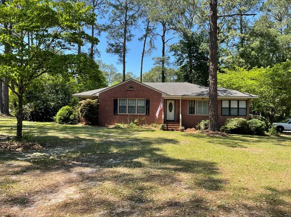 711 Azalea Dr, Tifton, GA 31794