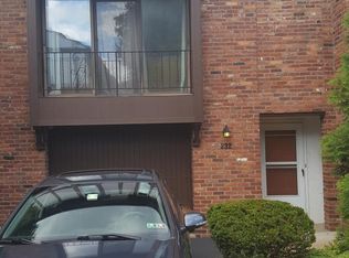 232 Queensberry Ct, Pittsburgh, PA 15237