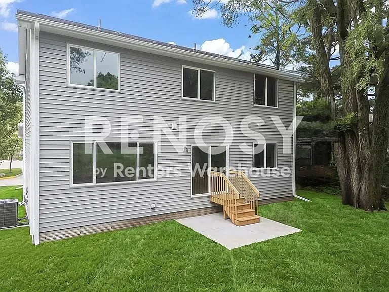 4 Bedroom — Photo 2