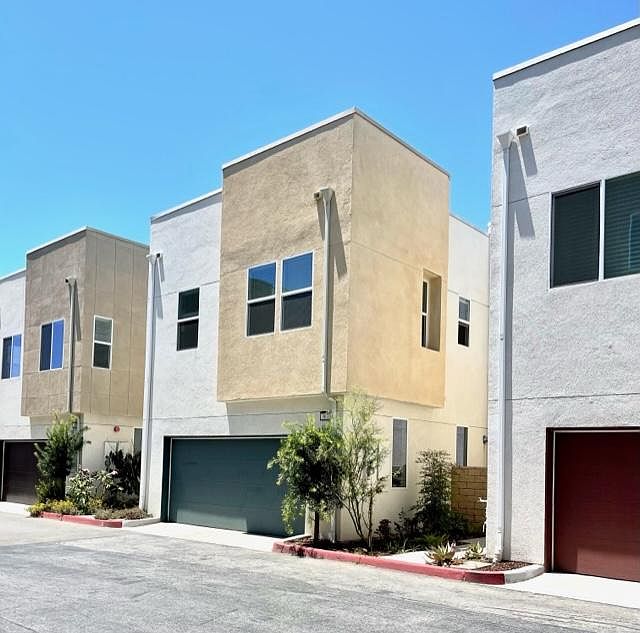 1st image of 3633 Elias Ln