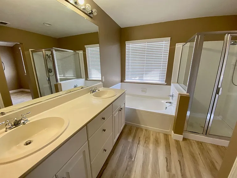 1422 Parkington Ln — Photo 14