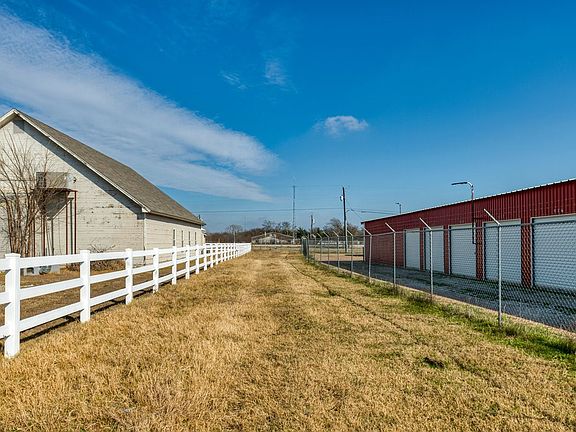 4th image of 8829 N Highway 171