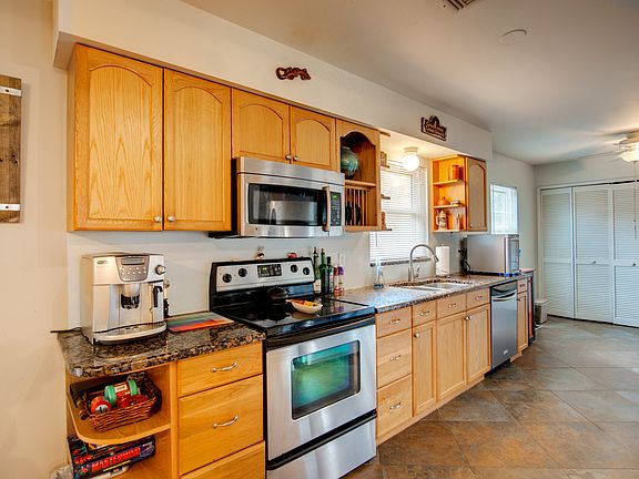 4th image of 2758 Annhurst Ave